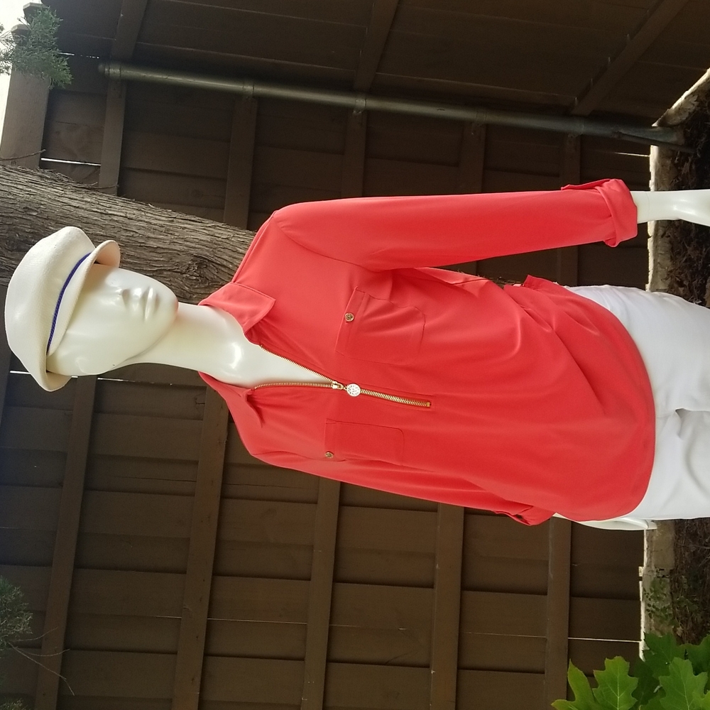 EUC- Sharp Coral Wrinkle-Free 3/4 Sl Top!!🧡💛